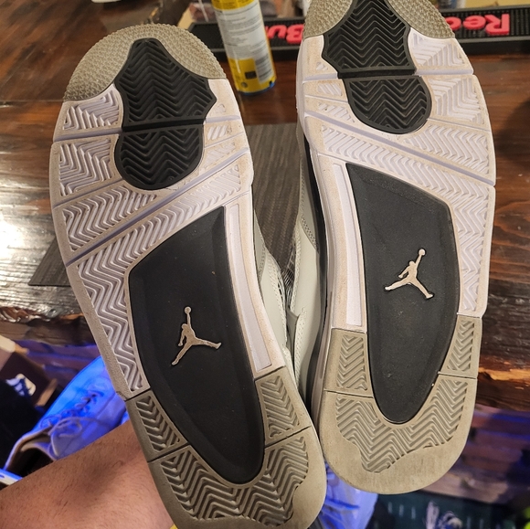 Jordan 4 Military Black Sneakers - Picture 2 of 6